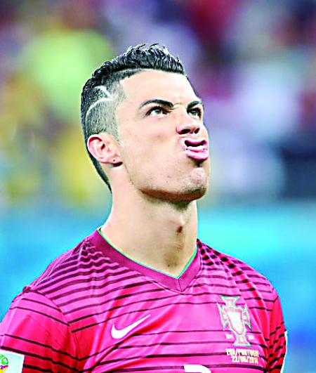 35分17板7助 冠军前锋引爆交易