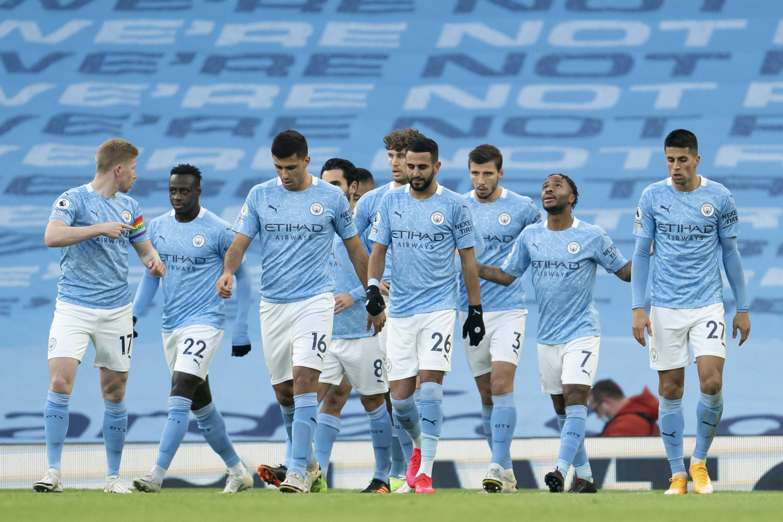 4年2.75亿，浓眉哥目标明确！美媒建议老鹰4换1交易割爱状元郎