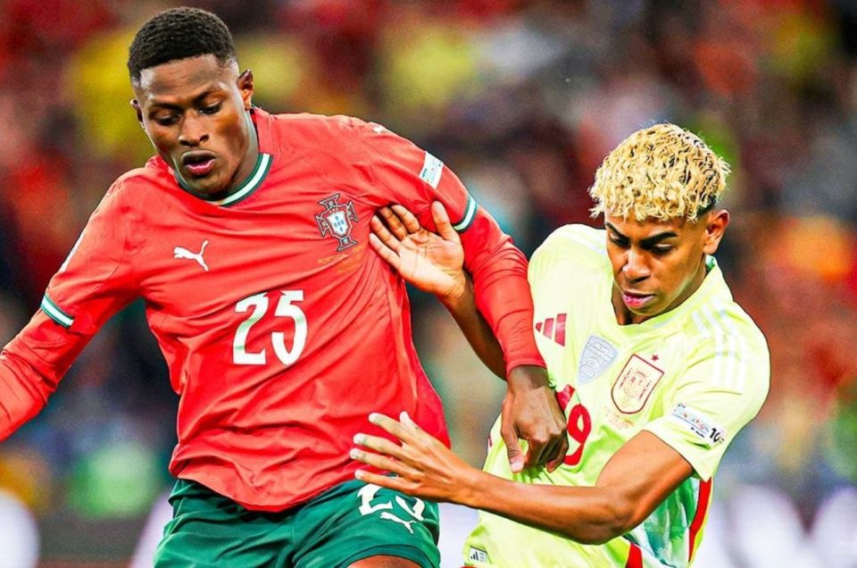 [中超]维塔尔任意球直接攻门 完美弧线直挂死角