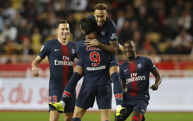 [NBA]詹姆斯左路送助攻 八村塁溜底线反扣